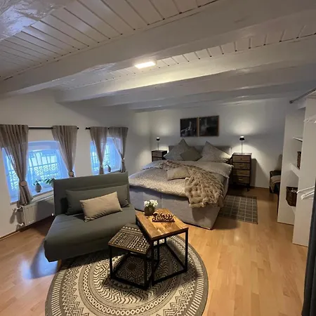 Apartment Schoene Ferien-wohnung In Innenstadt